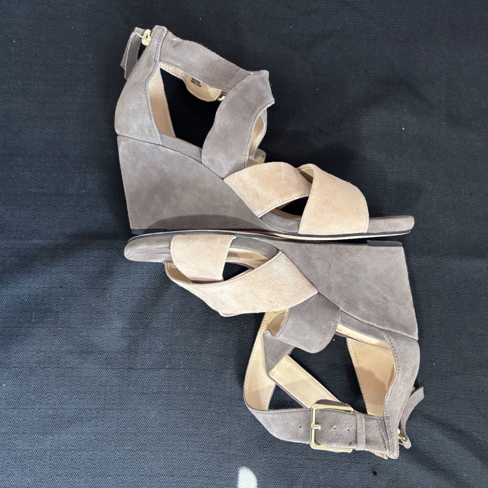 Clarks Cushion Plus Suede Wedge Sandals Taupe Beige Womens 8.5 M - Picture 4 of 7
